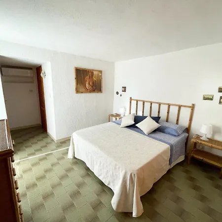 Casa Di Illy Feriehus Geremèas
